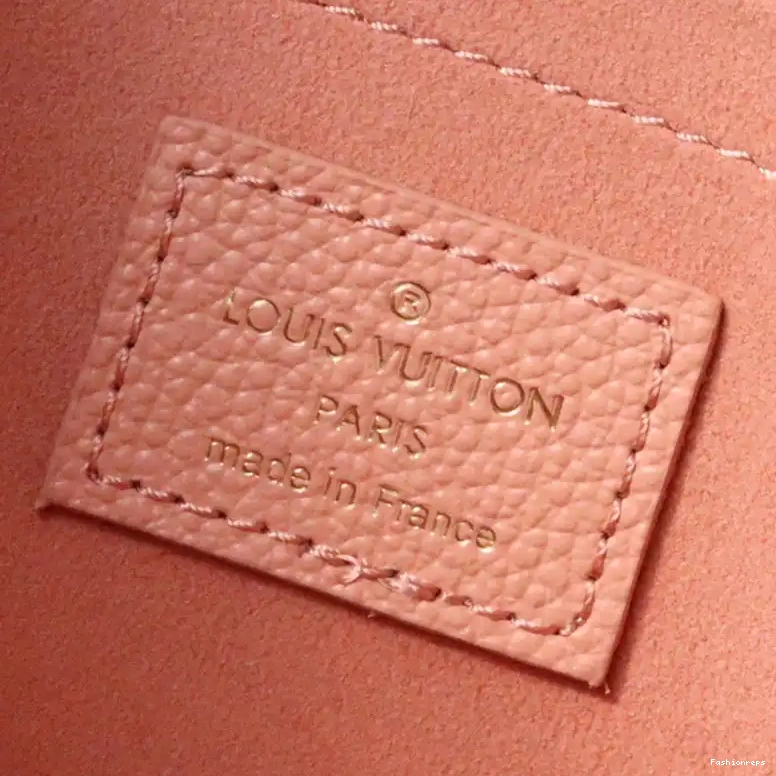 Fashionrepsfam ru 2301DJ0013 Bag LV 0819